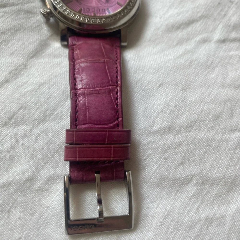 Gucci Crystal Bezel Pink Leather Chronograph Watch - Picture 4 of 10
